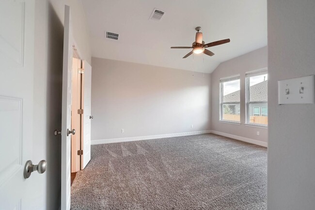Building Photo - 133 White Steppe Way