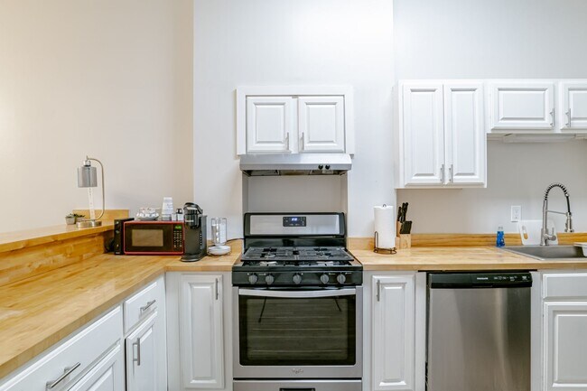 Building Photo - 163 State St