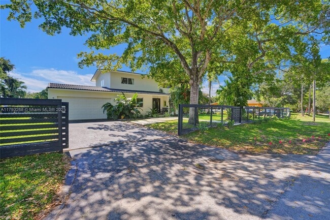 Building Photo - 17505 SW 90th Ave