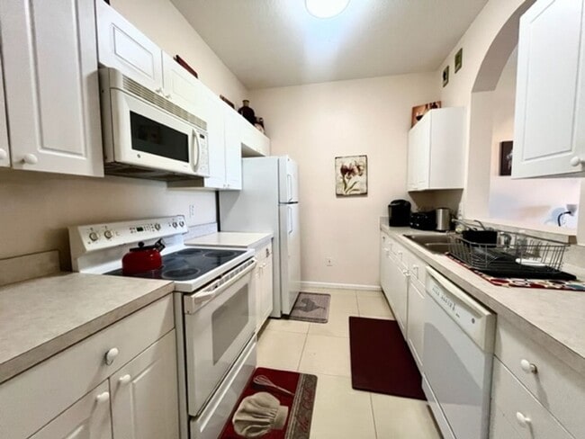 Building Photo - FURNISHED 3 Bedroom, 2 Bathrooms in the so...