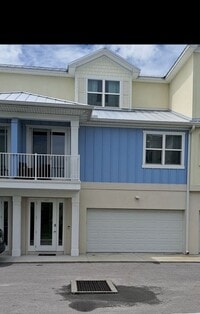 Building Photo - 3 bedroom/3bath Townhome in Dunedin