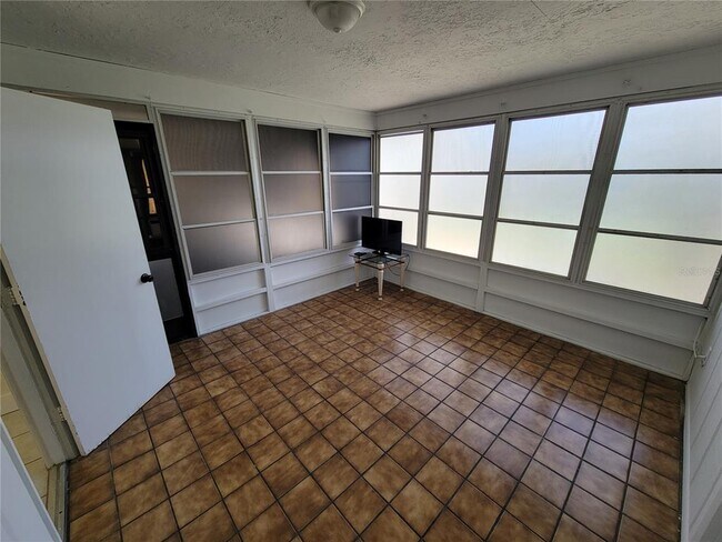 Building Photo - 1028 Lillian St