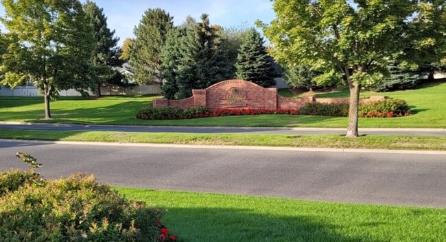 Building Photo - CDA Place Neighborhood- 4 bed with basement, cul de sac