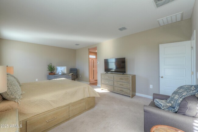 Building Photo - 44583 W Palo Olmo Rd