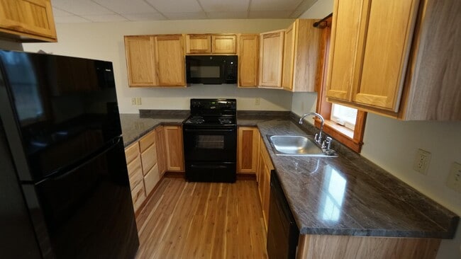 Building Photo - 19 Willys Wy