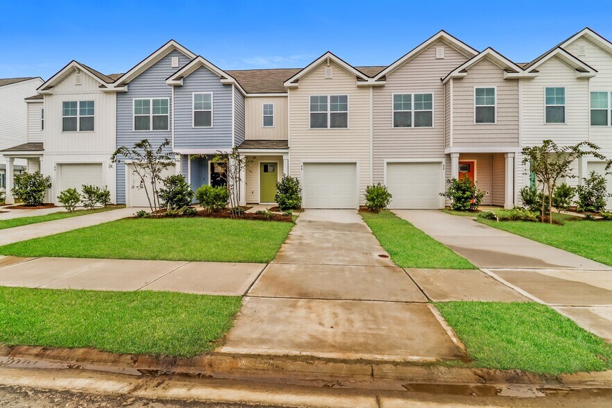 Building Photo - 44 Striker Rd