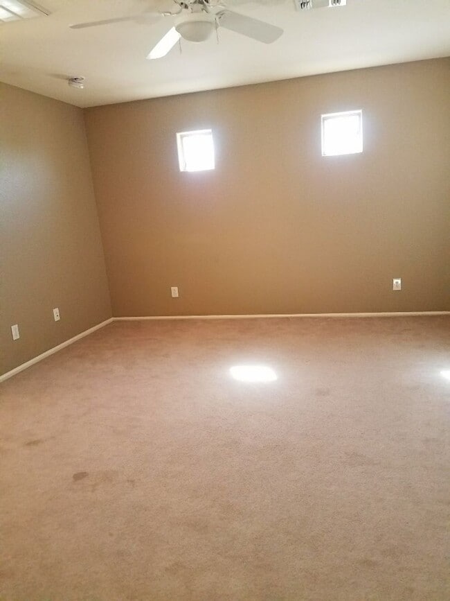 Building Photo - FREE RENT OAC  4 bedroom  3 car garage RV Gate