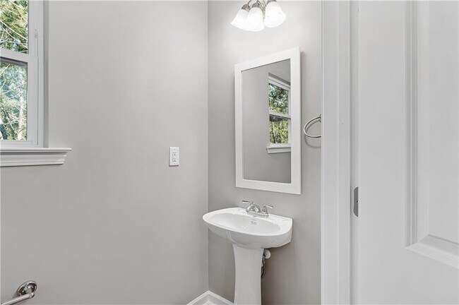 Building Photo - 2840 Laurel Ridge Cir