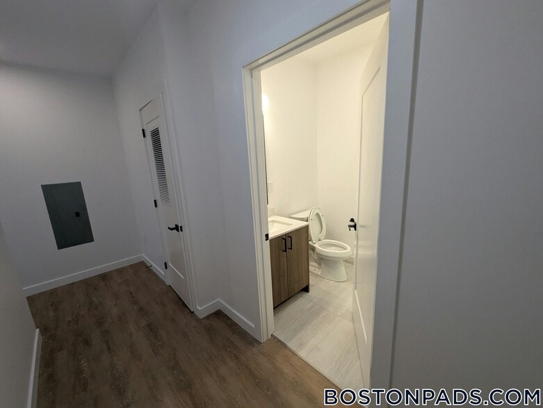 Building Photo - 199 Gardner St