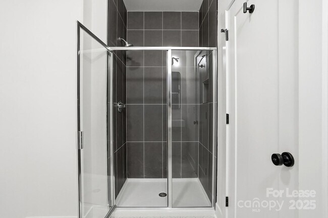 Building Photo - 1306 Carolyn Dr