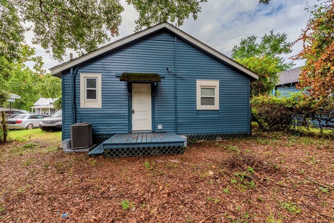 Building Photo - Updated 1 Bed/1 Bath Cottage in Harrisburg Neighborhood - Close to Downtown and Medical District