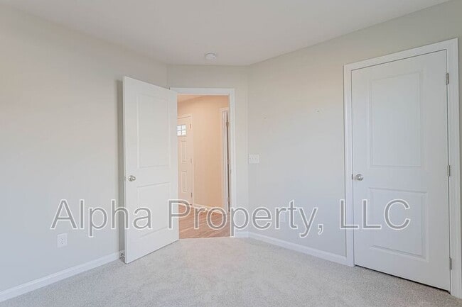 Building Photo - 179 Queens Mill Ct