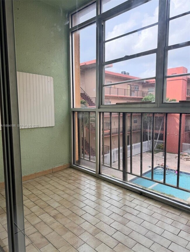 Building Photo - 6055 W 19th Ave