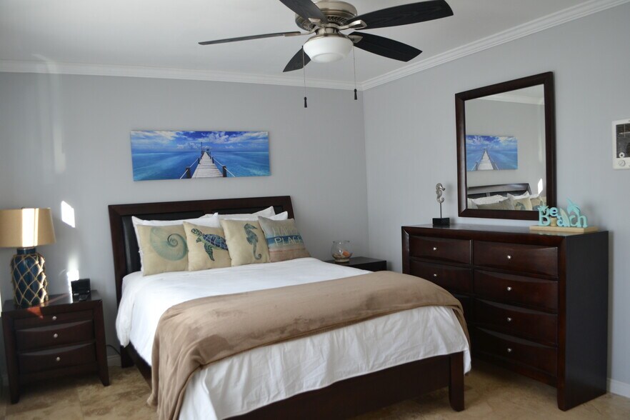 Building Photo - 676 Seacoast Dr