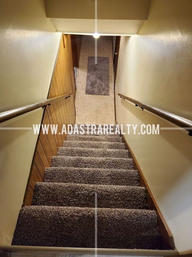 Building Photo - Very Nice Home in South KCMO-Available NOW!!