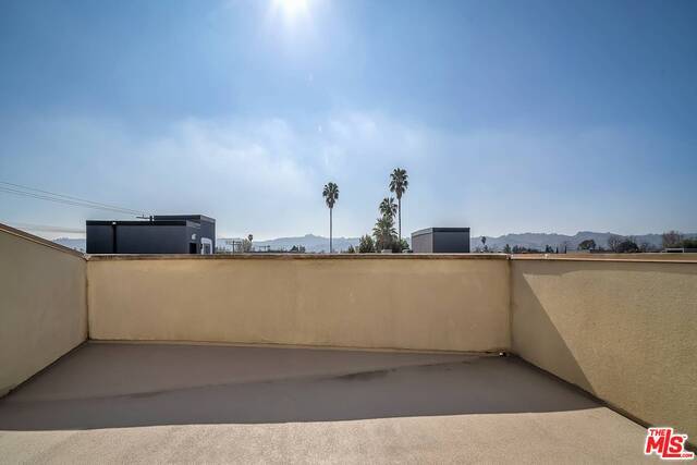 Building Photo - 4940 Laurel Canyon Blvd