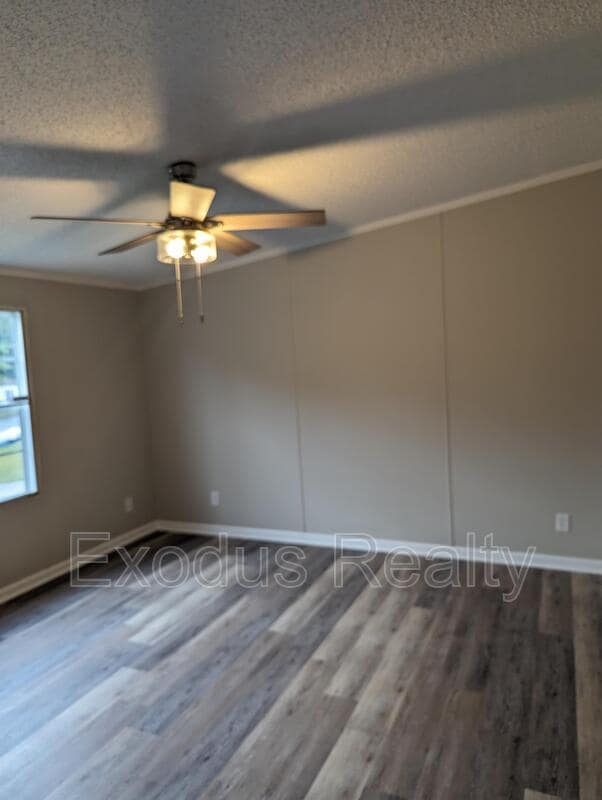Building Photo - 624 Deer View