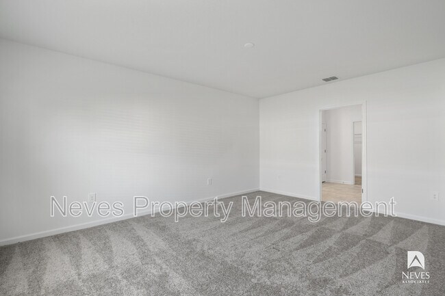 Building Photo - 4980 Worchester Dr