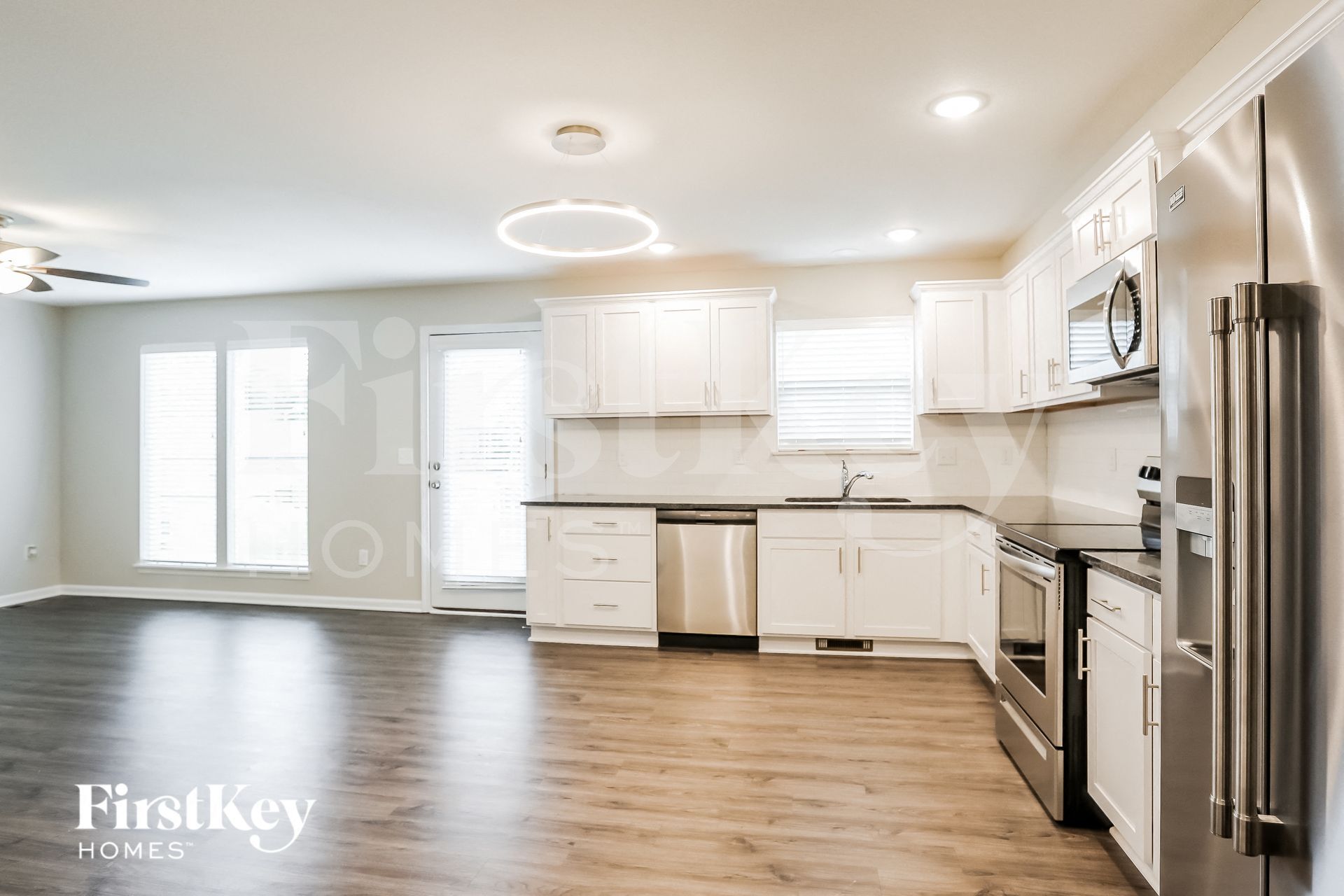 Building Photo - 5015 N Wheeling Ave