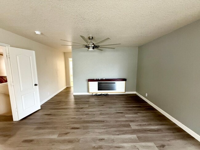 Building Photo - 3-bed 2.5bath home near Seaworld