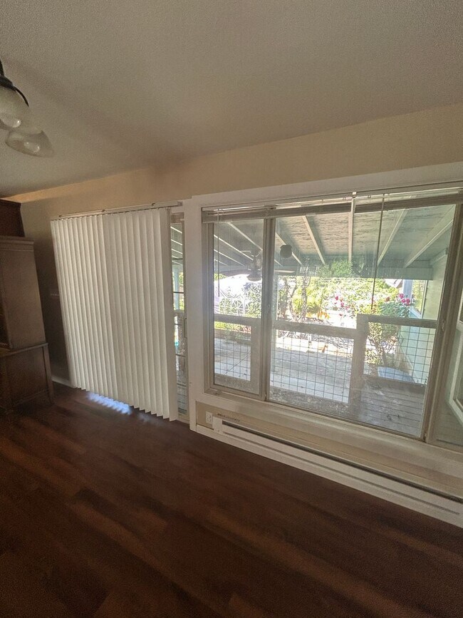 Building Photo - 3 Bed, 2 bath Rambler Home w/utilities included in Skyway, $3,135/mo.