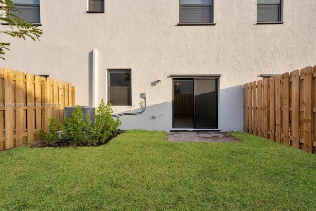 Building Photo - 11918 SW 245 Ter