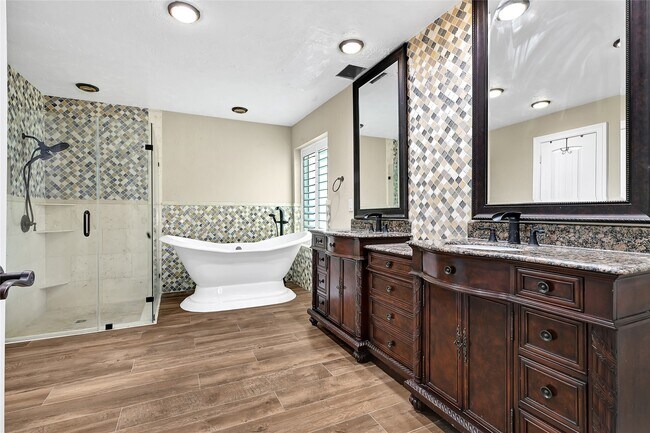 Building Photo - 19810 Bambiwoods Ct