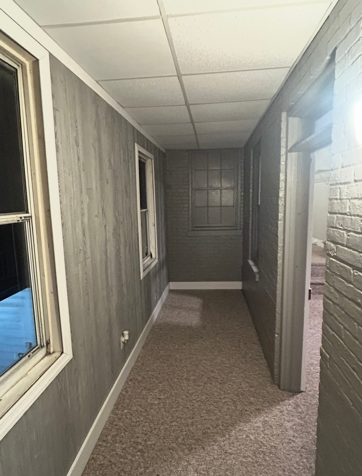 Side Room - 24 N Washington St