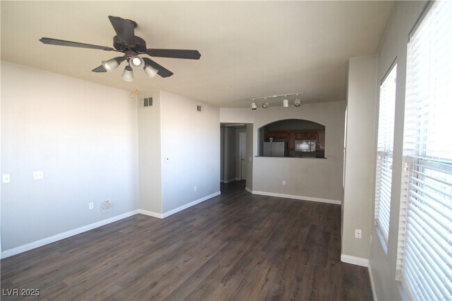 Building Photo - 10550 W Alexander Rd