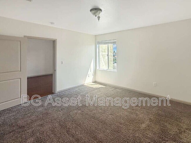 Building Photo - 1459 MacArthur Blvd