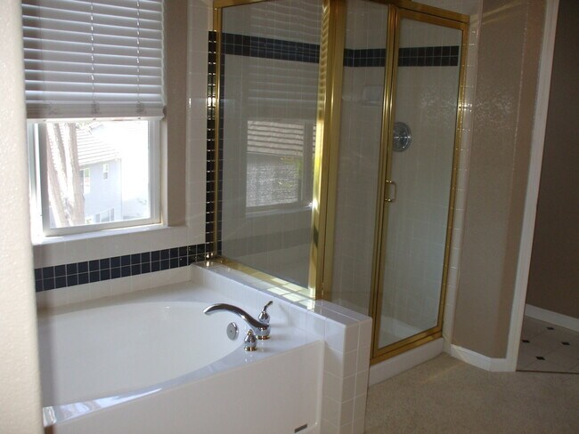 Building Photo - 4948 Forest Creek Way