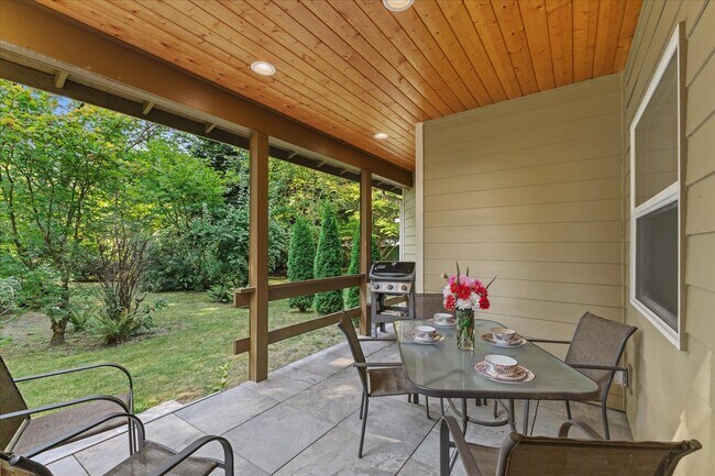 COVERED BACK DECK - 323 3rd Pl NW