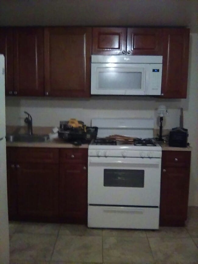 Building Photo - 132 Heald St