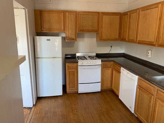 Primary Photo - 138 Wood Ave