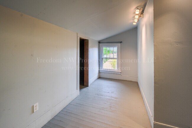 Building Photo - 6045 Skookumchuck Rd SE