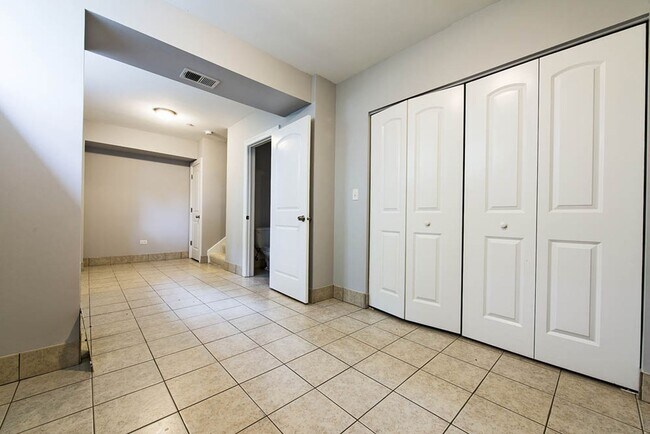 Building Photo - 3601 w 53rd