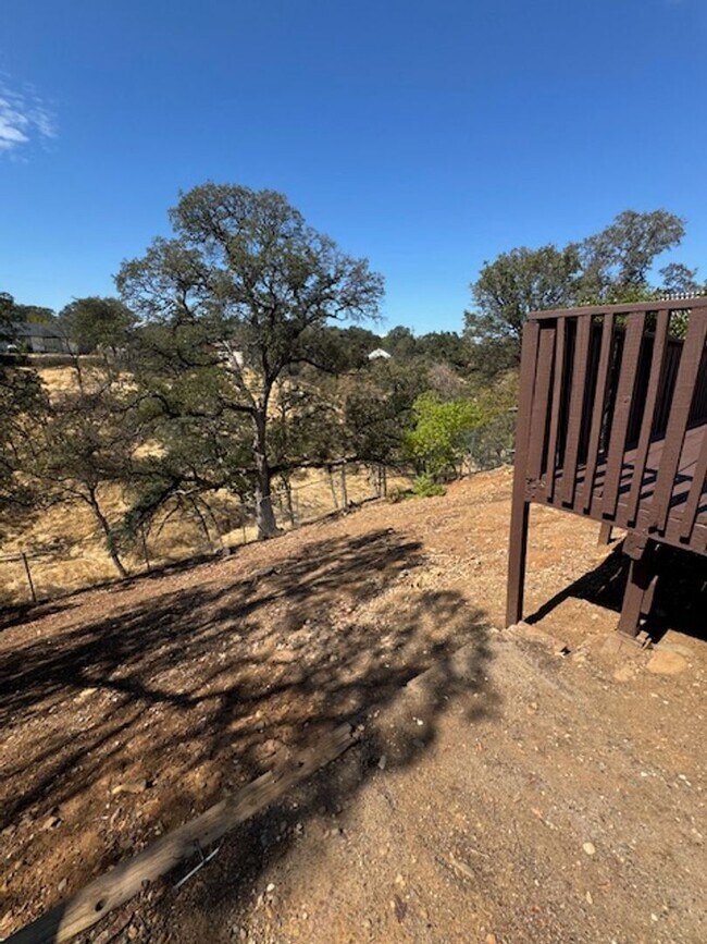 Building Photo - 3 Bedroom home in Lake California