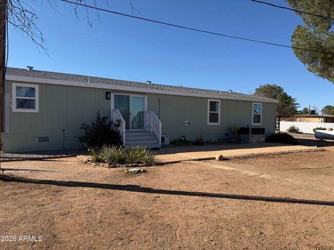 Building Photo - 5333 S Santa Claus Ave