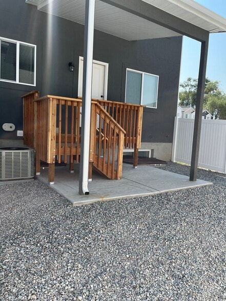 Building Photo - 731 N 160 E