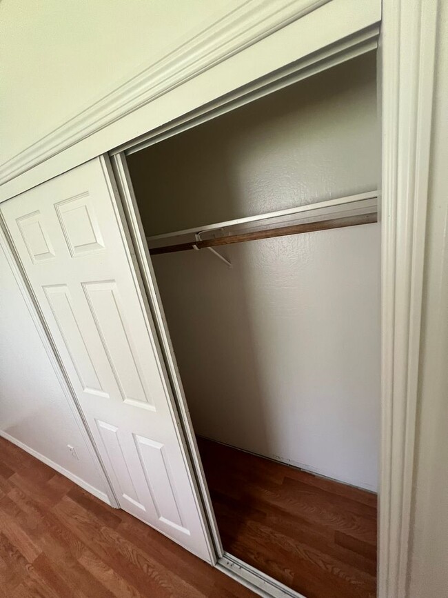 Building Photo - Oroville-3 bedroom 1 bath home, yard, newl...