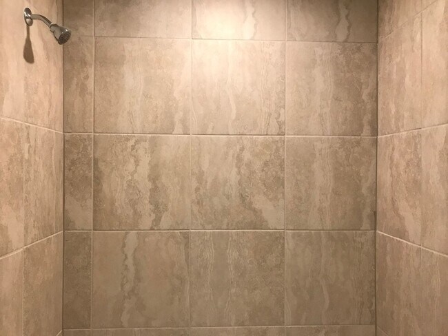 Building Photo - Townhome for rent