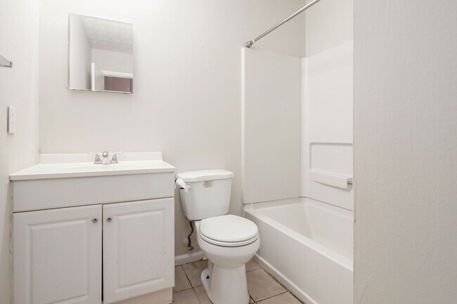 Building Photo - 3470 Framingham Dr