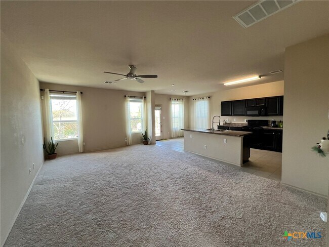 Building Photo - 1057 Clarkston Dr