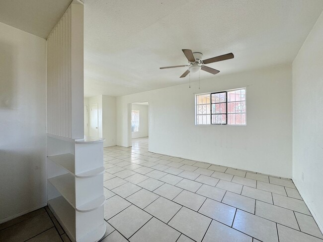 Building Photo - Northeast El Paso 3 Bed Refrig A/C