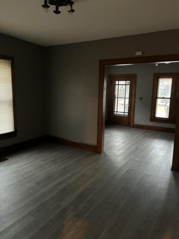 Building Photo - 548 S Diamond St