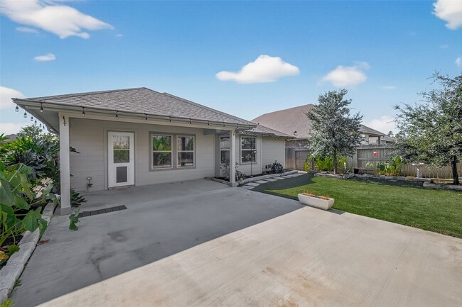 Building Photo - 2701 Sagedale Dr