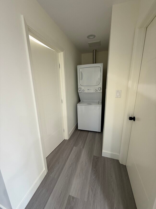 Building Photo - 18633 Community St