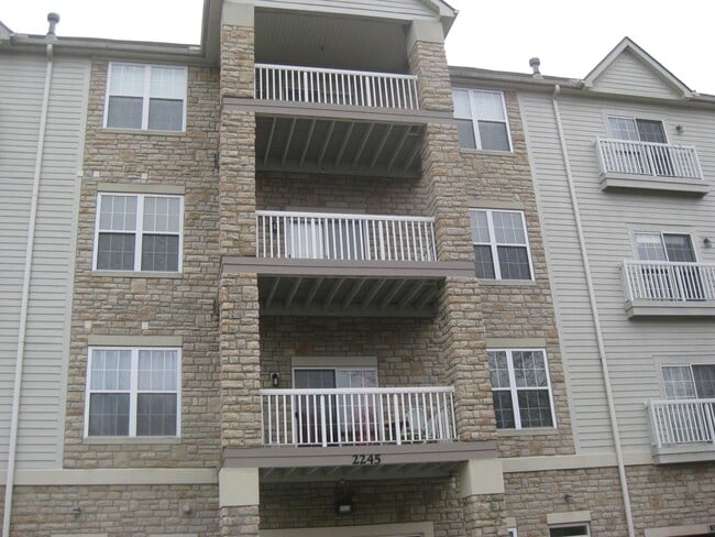 Building Photo - 2245 Riverside Dr