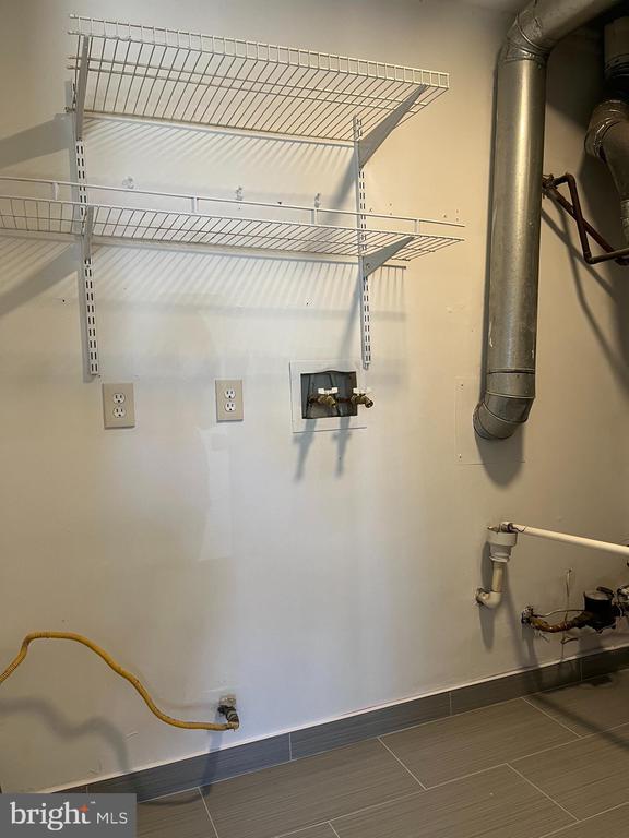 Building Photo - 6 Parktown Pl