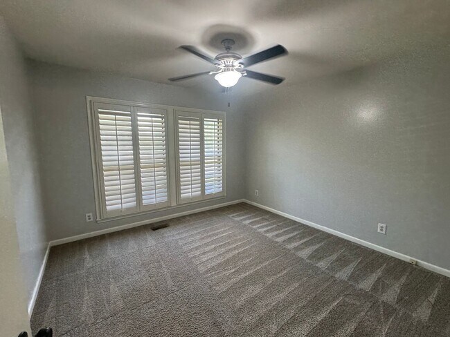 Building Photo - 2349 Mt Carmel Dr